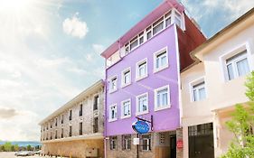 Seven Roses Apart Hotel